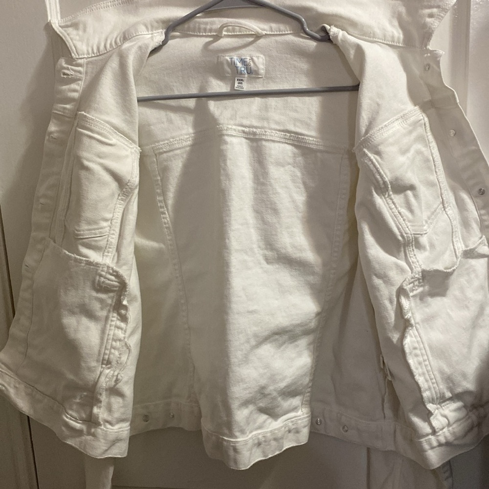 Women's White Denim Jacket - Picture 4 of 13